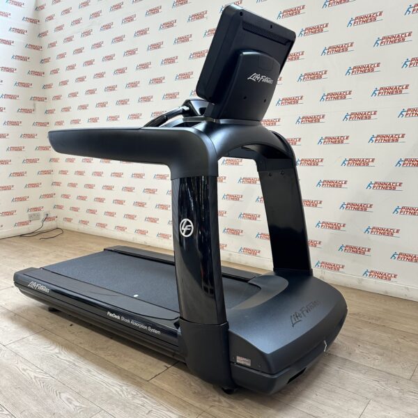Life Fitness 95T Elevation Series Treadmill with Discover SE3HD Console - Image 4
