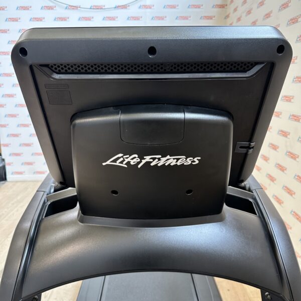 Life Fitness 95T Elevation Series Treadmill with Discover SE3HD Console - Image 9