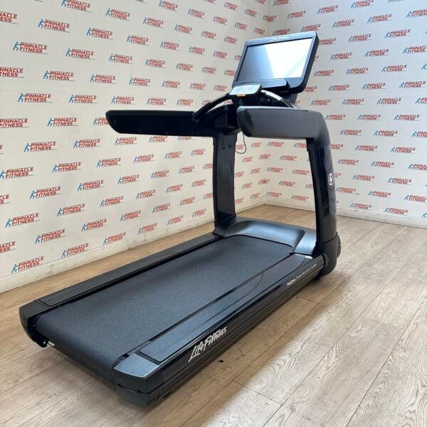 Life Fitness 95T Elevation Series Treadmill with Discover SE3HD Console - Image 7