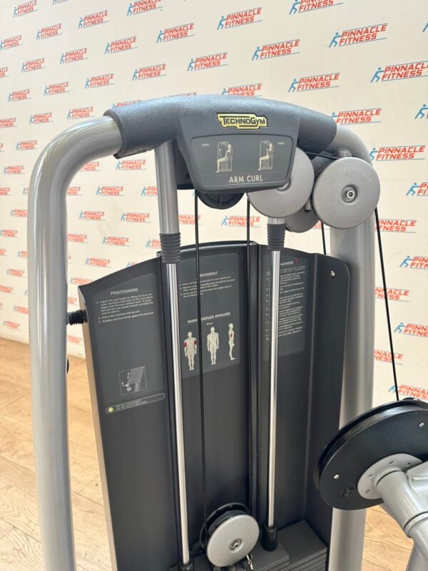 Technogym Selection Arm Curl - Image 3