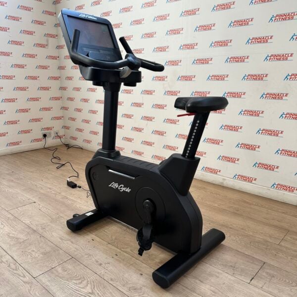 Life Fitness Integrity Series Upright Bike with Discover SE3 HD Console (Satin Black Edition) - Image 6