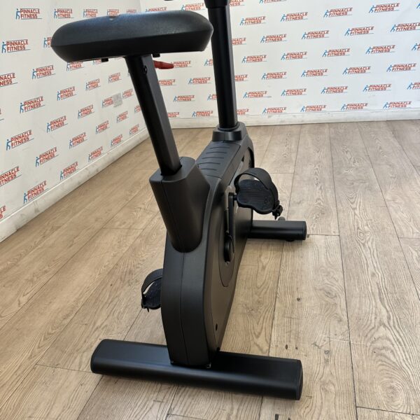 Life Fitness Integrity Series Upright Bike with Discover SE3 HD Console (Satin Black Edition) - Image 13