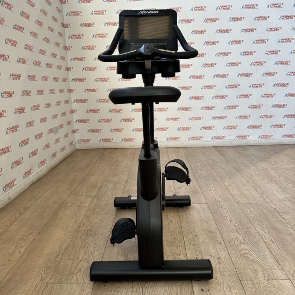 Life Fitness Integrity Series Upright Bike with Discover SE3 HD Console (Satin Black Edition) - Image 12