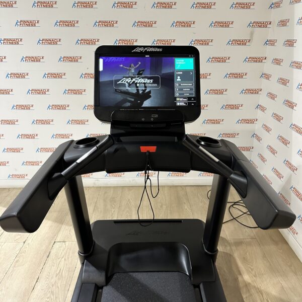 Life Fitness Integrity + Treadmill with Discover SE3HD Console Satin Black Edition - Image 13