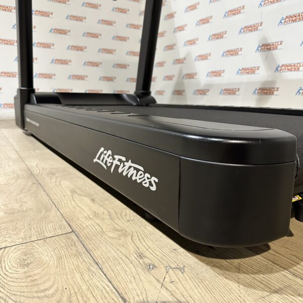 Life Fitness Integrity + Treadmill with Discover SE3HD Console Satin Black Edition - Image 12