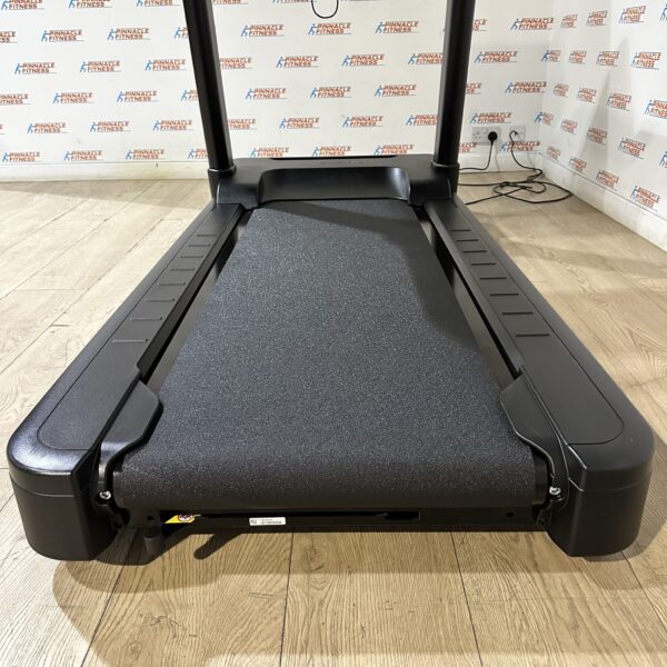 Life Fitness Integrity + Treadmill with Discover SE3HD Console Satin Black Edition - Image 4