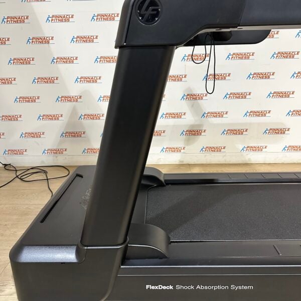 Life Fitness Integrity + Treadmill with Discover SE3HD Console Satin Black Edition - Image 9