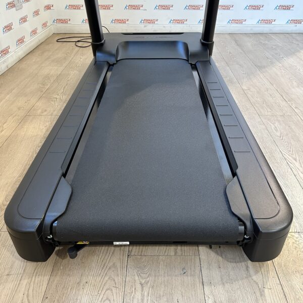 Life Fitness Integrity + Treadmill with Discover SE3HD Console Satin Black Edition - Image 19