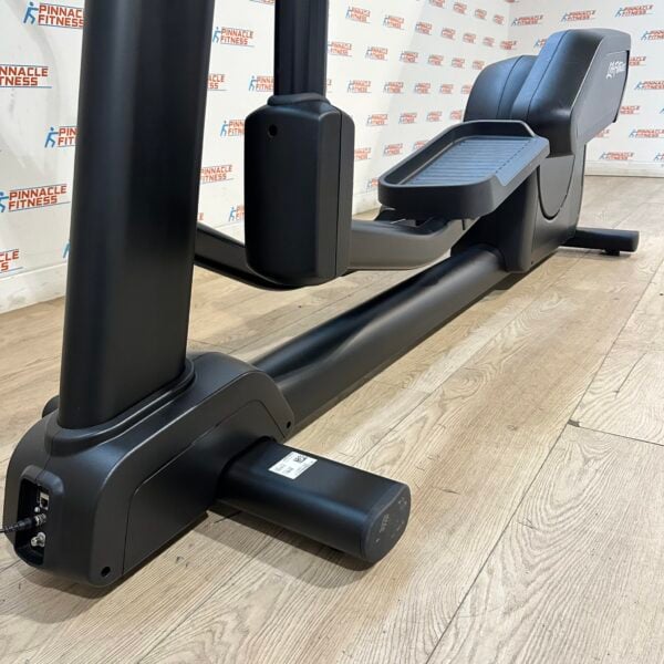 Life Fitness Integrity Series Cross Trainer With SE3HD Console (Satin Black Edition) - Image 15