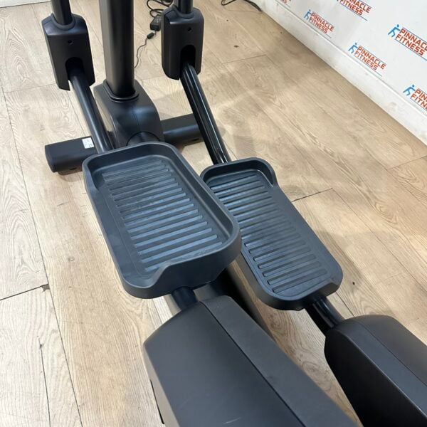 Life Fitness Integrity Series Cross Trainer With SE3HD Console (Satin Black Edition) - Image 10