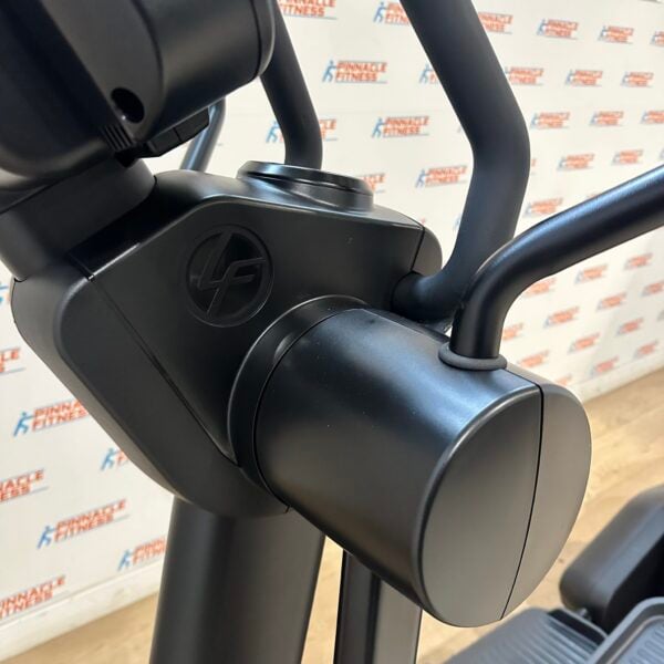 Life Fitness Integrity Series Cross Trainer With SE3HD Console (Satin Black Edition) - Image 9