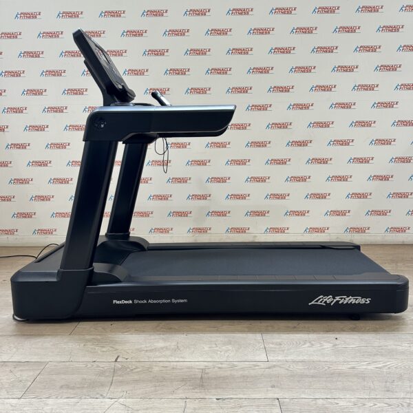 LIFE FITNESS Integrity Series Treadmill with X Console - Image 19