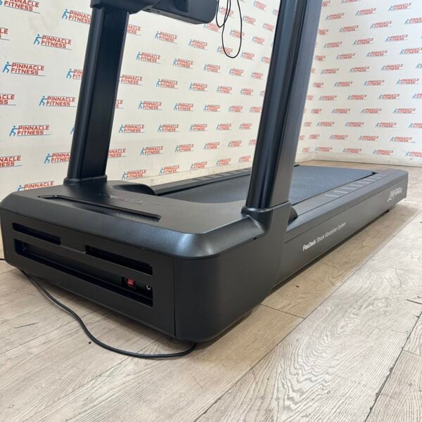 LIFE FITNESS Integrity Series Treadmill with X Console - Image 18