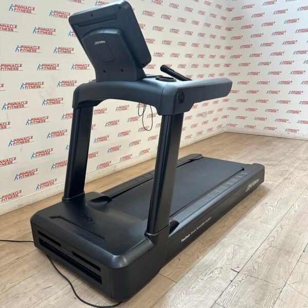 LIFE FITNESS Integrity Series Treadmill with X Console - Image 17