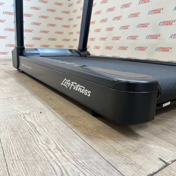 LIFE FITNESS Integrity Series Treadmill with X Console - Image 20