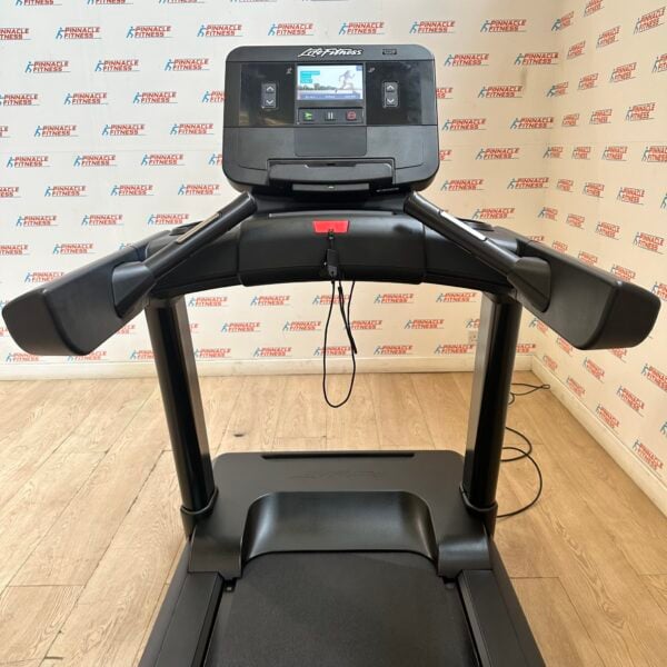 LIFE FITNESS Integrity Series Treadmill with X Console - Image 13