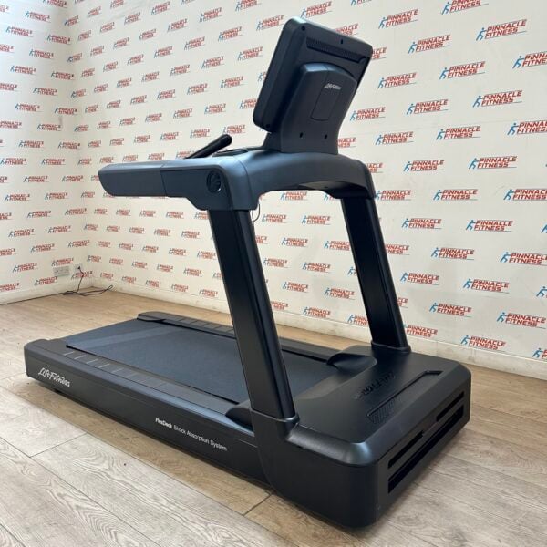 LIFE FITNESS Integrity Series Treadmill with X Console - Image 10