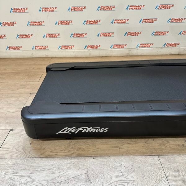 LIFE FITNESS Integrity Series Treadmill with X Console - Image 5