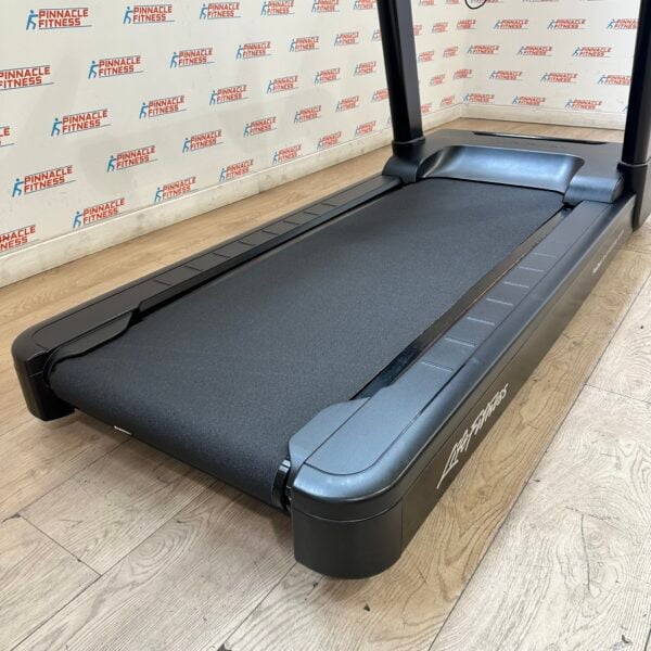 LIFE FITNESS Integrity Series Treadmill with X Console - Image 3