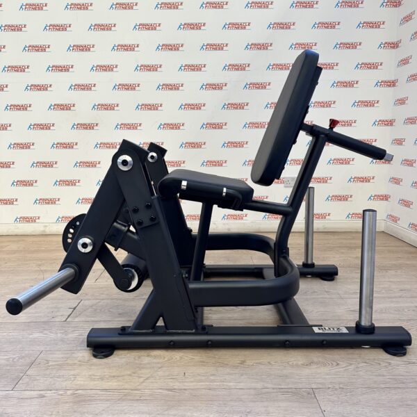 Plate Loaded Iso Lateral Leg Extension by Blitz Fitness - Image 11