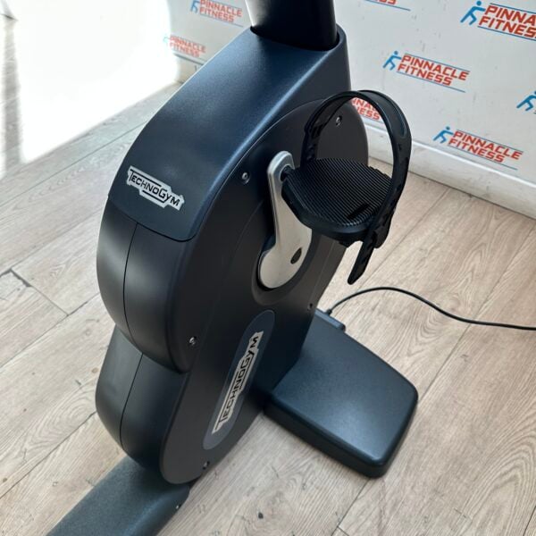 Technogym Recline Forma Recumbent Bike - Image 11
