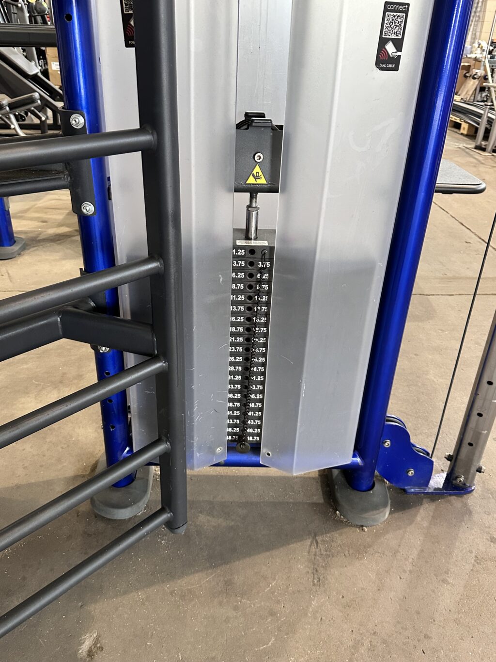 Life Fitness SYNRGY 360XM Group Training Rig (Electric Blue) - Image 9