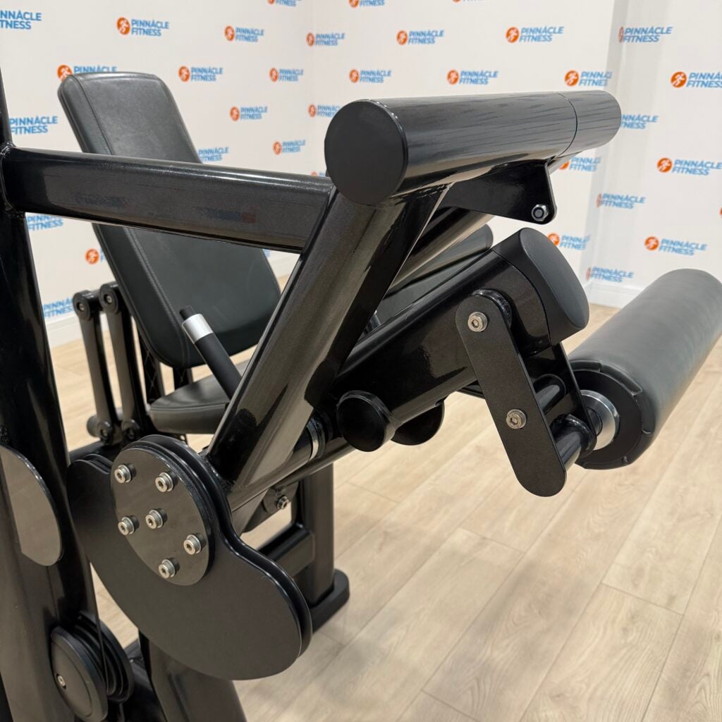 LIFE FITNESS Insignia Series Seated Leg Curl Onyx Black - Image 17