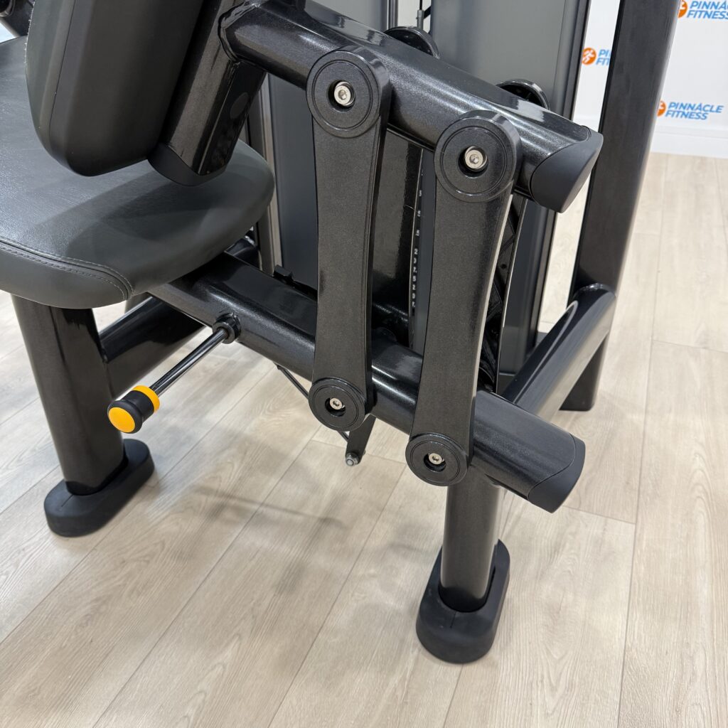 LIFE FITNESS Insignia Series Seated Leg Curl Onyx Black - Image 11