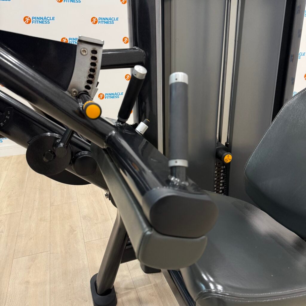 LIFE FITNESS Insignia Series Seated Leg Curl Onyx Black - Image 5