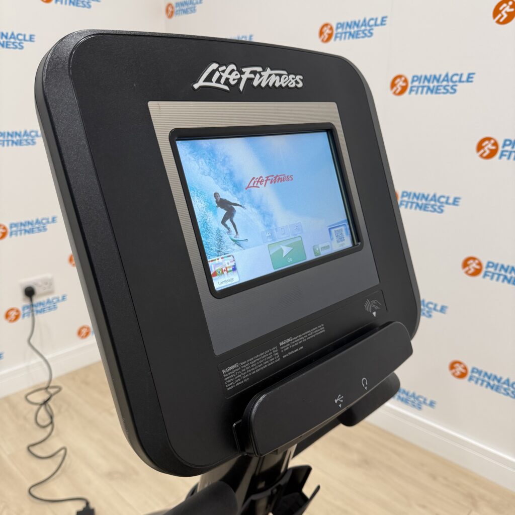 Life Fitness 95R Elevation Series Recumbent Bike with Discover Si Console (Onyx Black) - Image 20