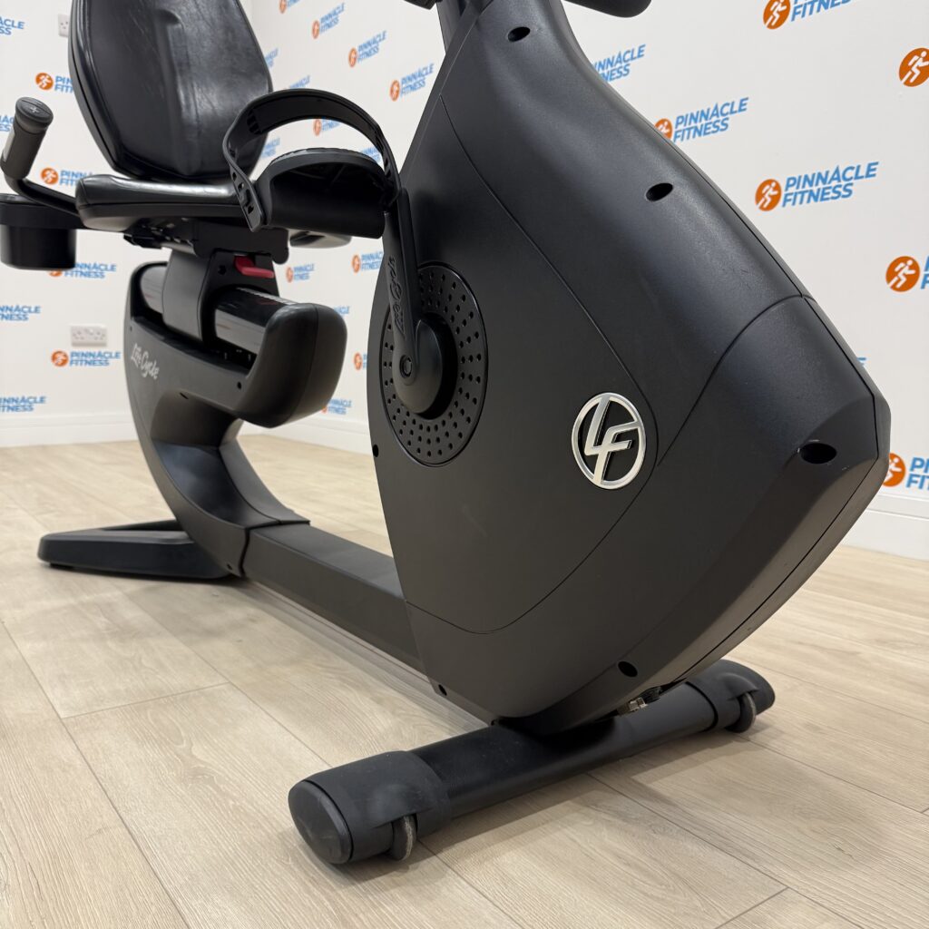 Life Fitness 95R Elevation Series Recumbent Bike with Discover Si Console (Onyx Black) - Image 8