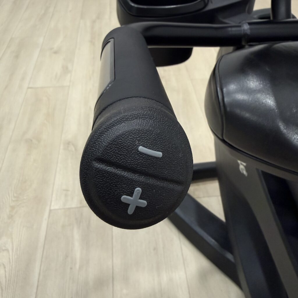 Life Fitness 95R Elevation Series Recumbent Bike with Discover Si Console (Onyx Black) - Image 6