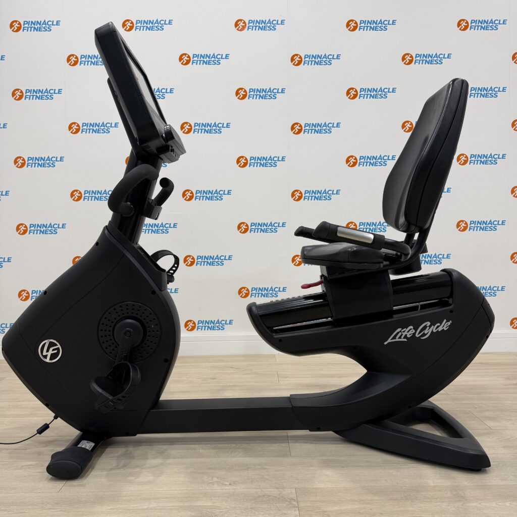 Life Fitness 95R Elevation Series Recumbent Bike with Discover Si Console (Onyx Black) - Image 3