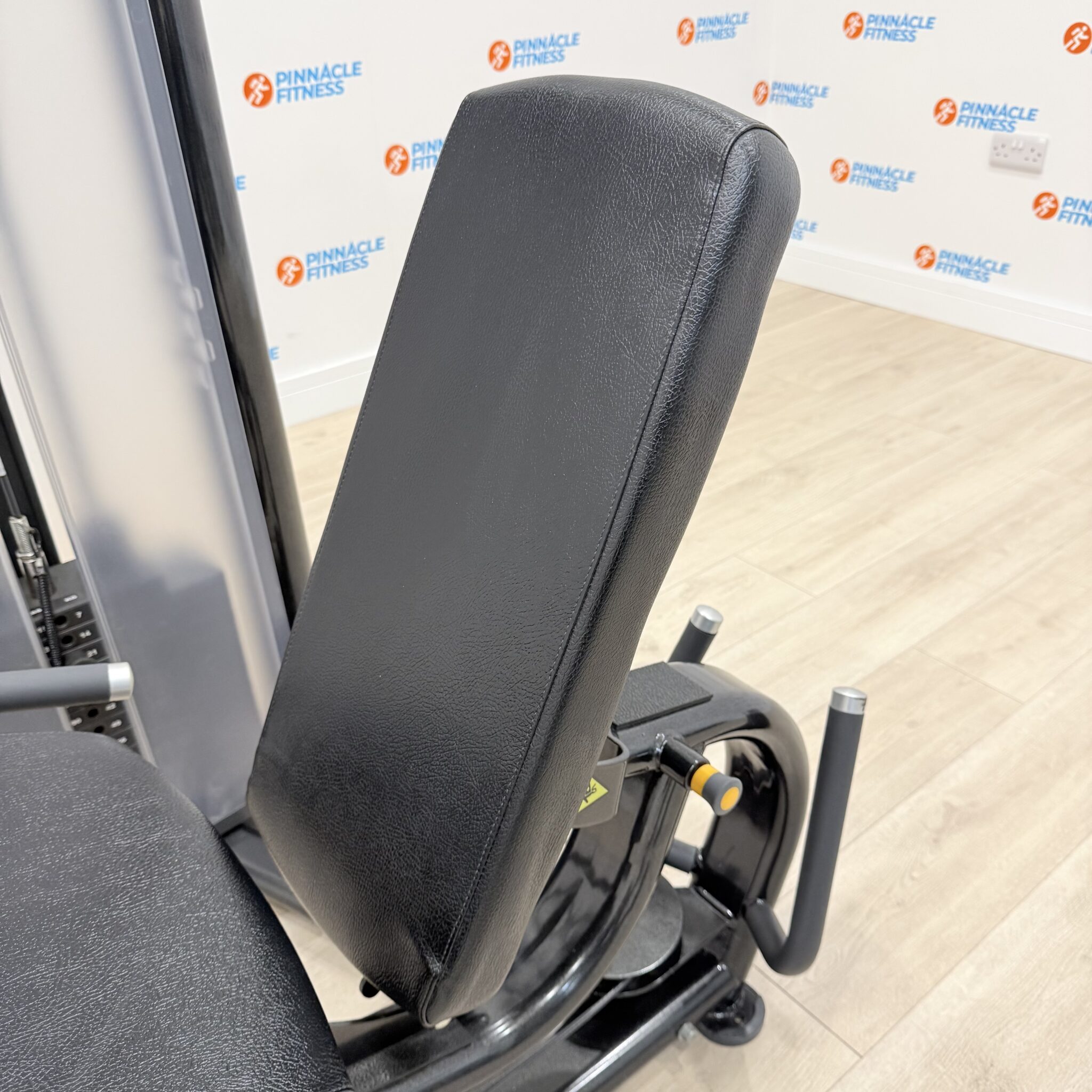 Life Fitness Optima Series Dual Purpose Leg Extension / Leg Curl (Onyx Black)