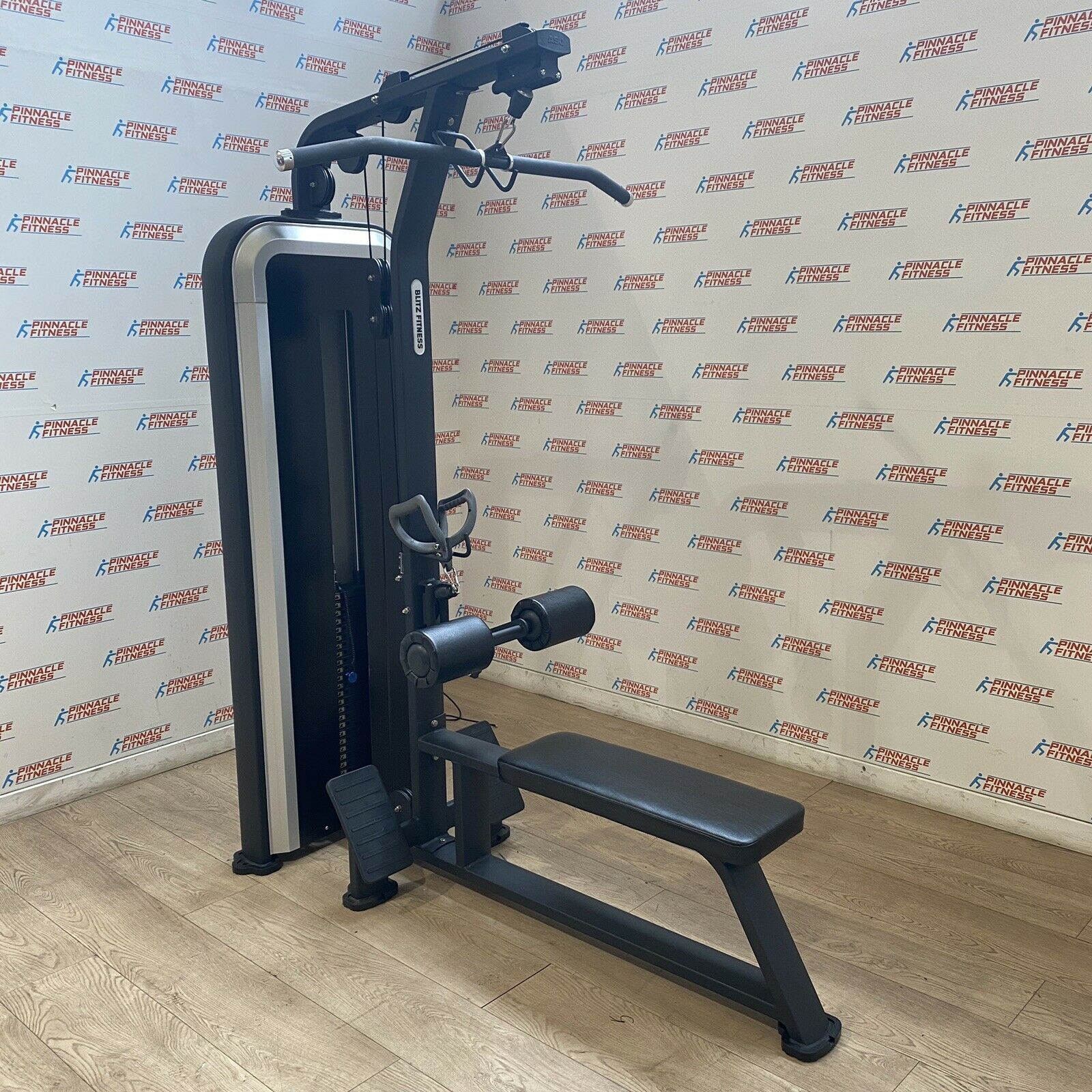 Lat pulldown machine online with weight stack uk