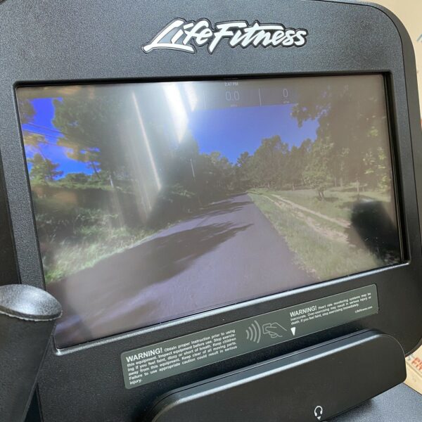 Life Fitness 95C Elevation Series Discover SE3 Upright Bike WiFi - Image 11