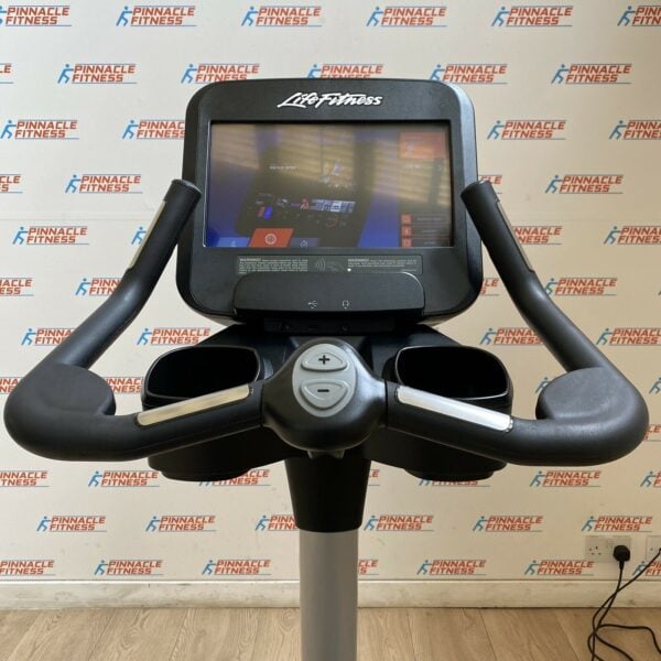 Life Fitness 95C Elevation Series Discover SE3 Upright Bike WiFi - Image 6