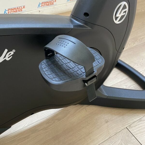 Life Fitness 95C Elevation Series Discover SE3 Upright Bike WiFi - Image 7