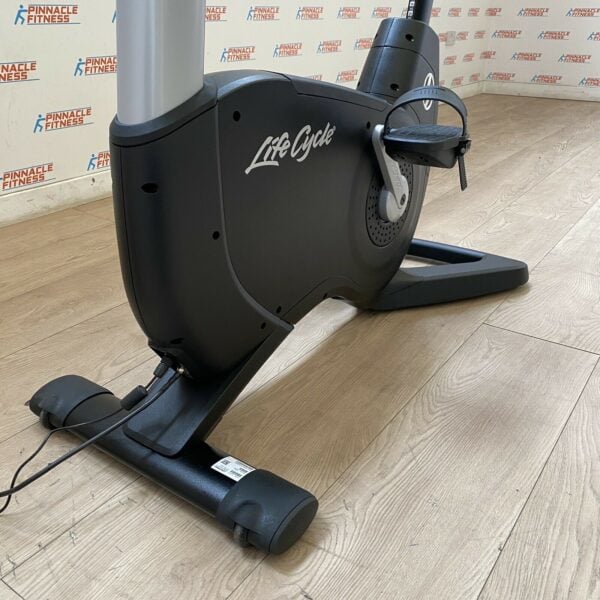 Life Fitness 95C Elevation Series Discover SE3 Upright Bike WiFi - Image 8