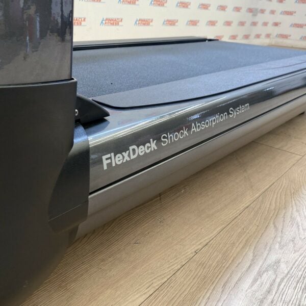Life Fitness 95T Discover SE Treadmill Anthracite Grey - Image 5