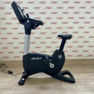 Life Fitness 95C Elevation Series Discover SE3HD Upright Bike WiFi