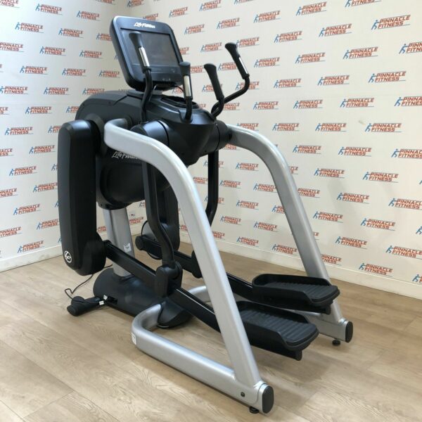 Life Fitness Elevation Series Discover SE FlexStrider WiFi Ready