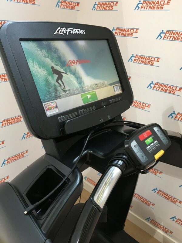 Life Fitness 95T Discover SE Treadmill Matt Black - Image 8