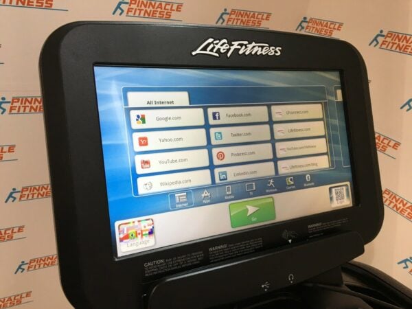 Life Fitness 95T Discover SE Treadmill Matt Black - Image 2