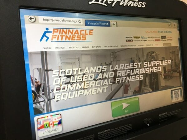 Life Fitness 95T Discover SE Treadmill Matt Black - Image 9