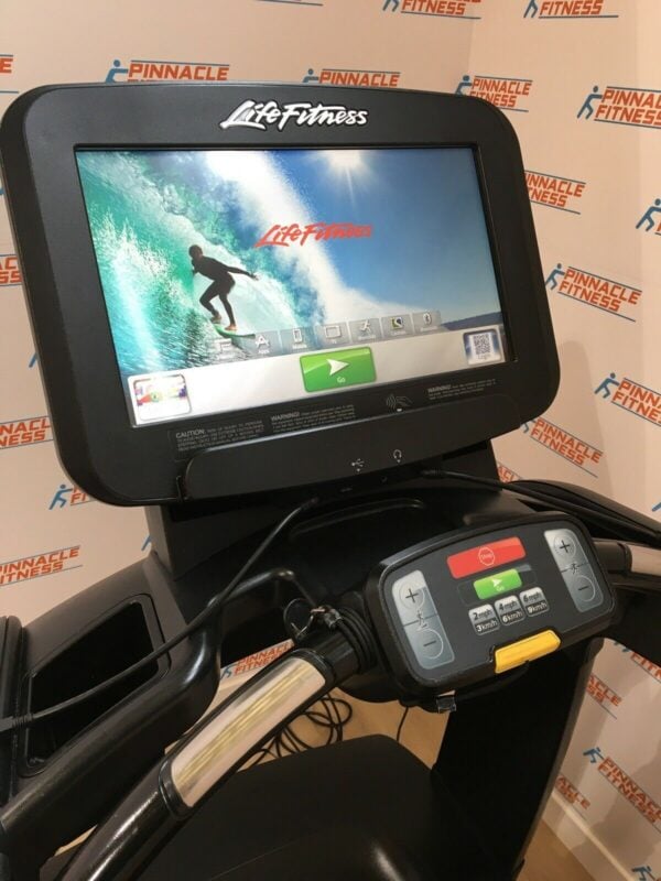 Life Fitness 95T Discover SE Treadmill Matt Black - Image 10