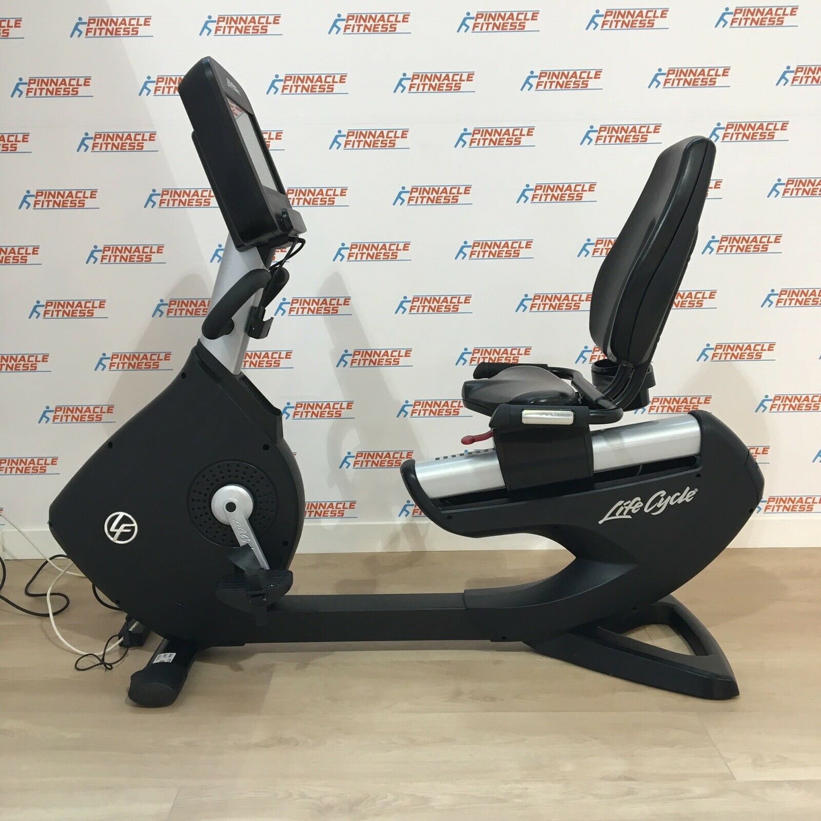 Life fitness discover se recumbent bike clearance